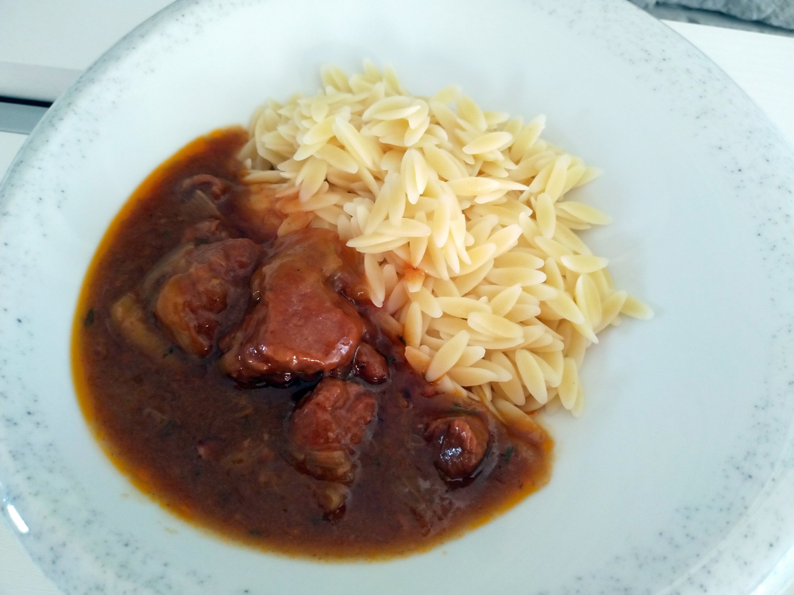 griechisches Stifado mit Lamm - schnell und einfach aus der Cook4Me